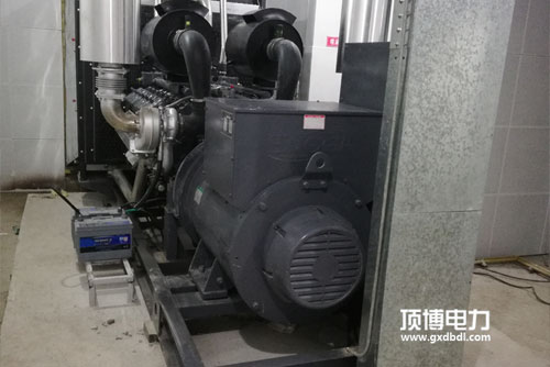 清除广西顶博发电机组制造水箱内水垢小技巧