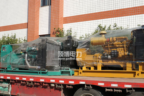 广西顶博发电机组制造蓄电池上白色粉末是什么？怎么产生的？