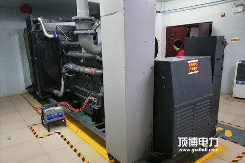 广西顶博发电机组制造120KW众智控制模块自动化控制屏故障