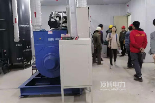 广西顶博发电机组制造400千瓦燃料与机油混和解决方法