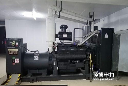 广西顶博发电机组制造使用寿命是多少年？最多能运行长时间呢